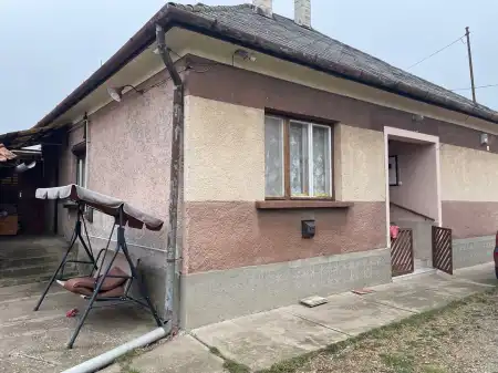 Eladó családi ház, Mezőzombor 2+1 szoba 81 m² 13.8 M Ft
