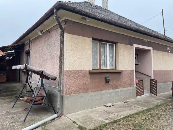 Eladó családi ház, Mezőzombor 2+1 szoba 81 m² 13.8 M Ft